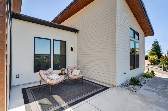 1700 Ridgeview Cir, Auburn, CA 95603