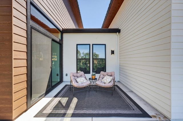 1700 Ridgeview Cir, Auburn, CA 95603