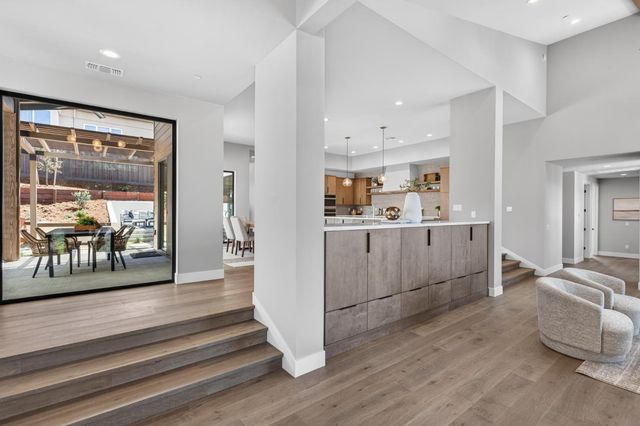 1700 Ridgeview Cir, Auburn, CA 95603