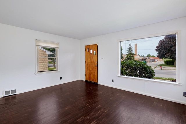 3683 S Clement AVENUE, Milwaukee, WI 53207