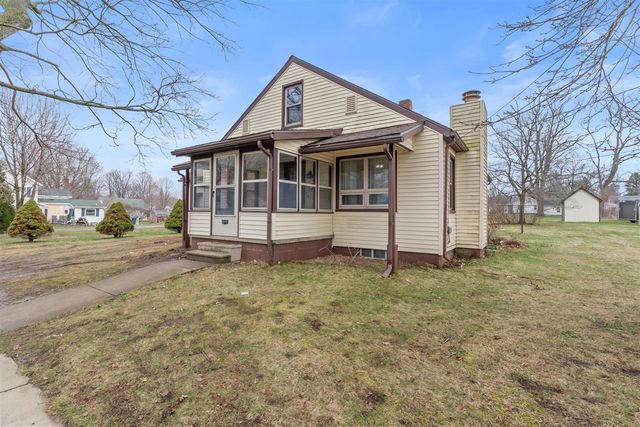 515 Maumee Street, Jonesville, MI 49250