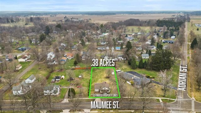 515 Maumee Street, Jonesville, MI 49250