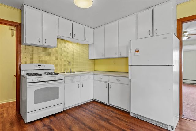 515 Maumee Street, Jonesville, MI 49250