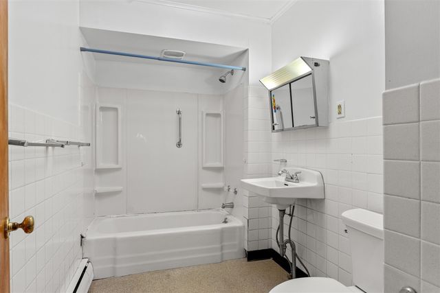 515 Maumee Street, Jonesville, MI 49250