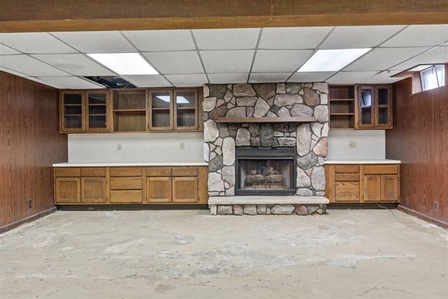 515 Maumee Street, Jonesville, MI 49250