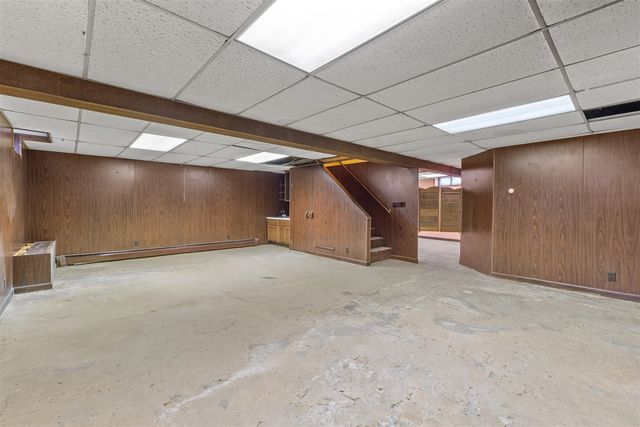 515 Maumee Street, Jonesville, MI 49250