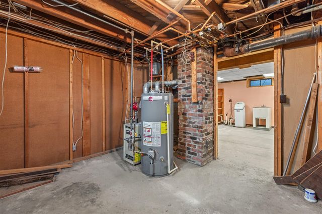 515 Maumee Street, Jonesville, MI 49250