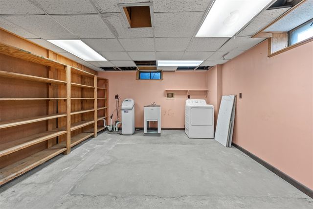 515 Maumee Street, Jonesville, MI 49250