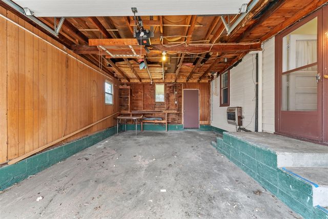 515 Maumee Street, Jonesville, MI 49250