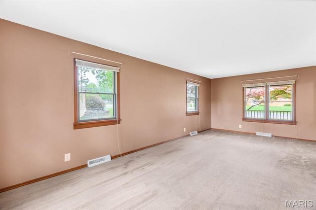405 Junghans Drive, Collinsville, IL 62234
