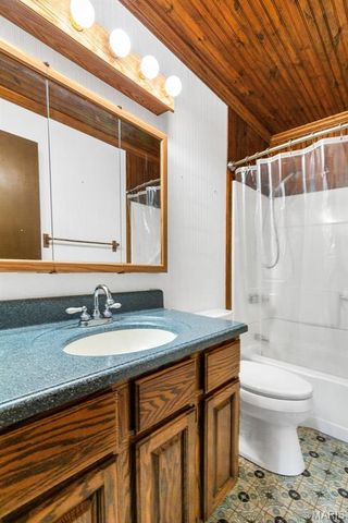 405 Junghans Drive, Collinsville, IL 62234