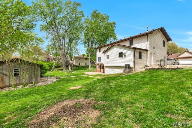 405 Junghans Drive, Collinsville, IL 62234