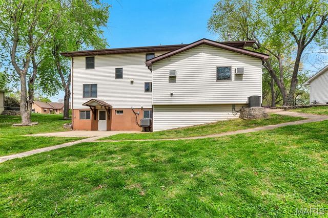 405 Junghans Drive, Collinsville, IL 62234