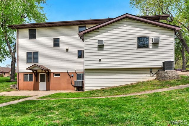 405 Junghans Drive, Collinsville, IL 62234