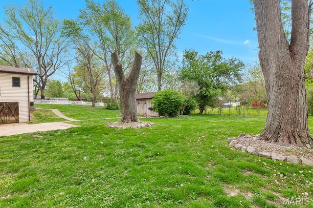 405 Junghans Drive, Collinsville, IL 62234