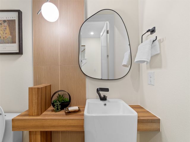 416 Mount Auburn Avenue, Dallas, TX 75223