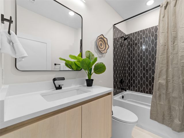 416 Mount Auburn Avenue, Dallas, TX 75223