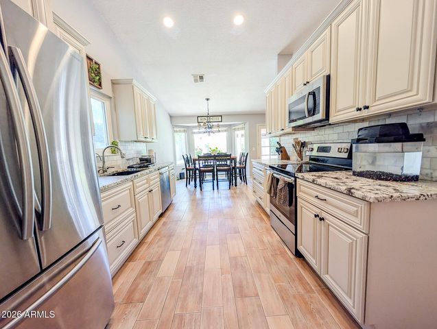 3556 E UTOPIA Road, Phoenix, AZ 85050