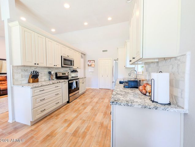 3556 E UTOPIA Road, Phoenix, AZ 85050