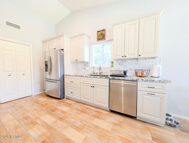 3556 E UTOPIA Road, Phoenix, AZ 85050