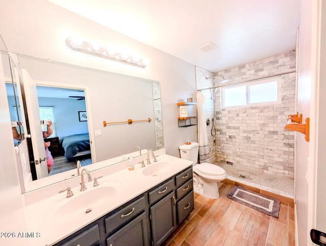 3556 E UTOPIA Road, Phoenix, AZ 85050