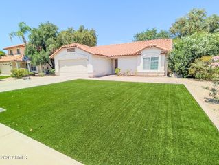 3556 E UTOPIA Road, Phoenix, AZ 85050