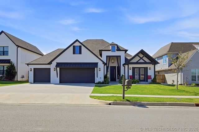 14390 S College Avenue, Bixby, OK 74008