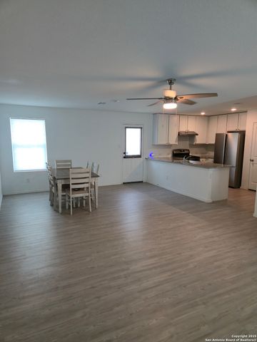 7206 Satellite Way, San Antonio, TX 78252