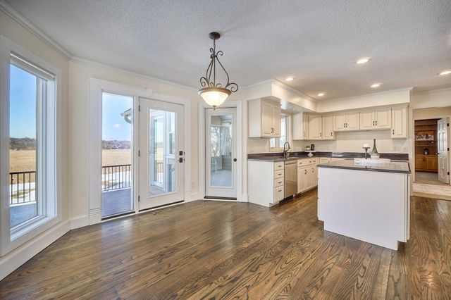 11472 Mount Curve Road, Eden Prairie, MN 55347