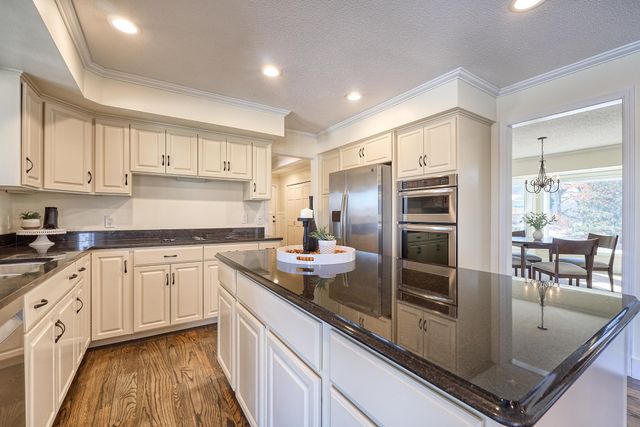 11472 Mount Curve Road, Eden Prairie, MN 55347