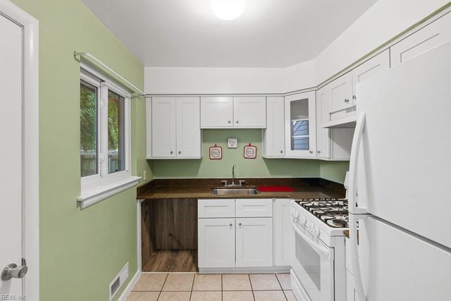 3514 Terry DR, Norfolk, VA 23518