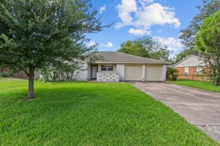 2311 20th Avenue N, Texas City, TX 77590