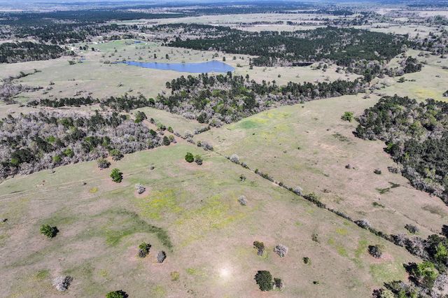 784 Acres Round Prairie Road, Huntsville, TX 77320