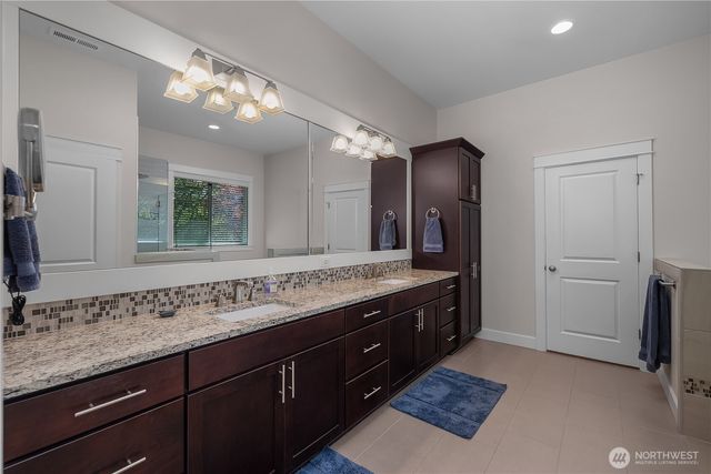 3347 Arrowroot Street SE, Lacey, WA 98513