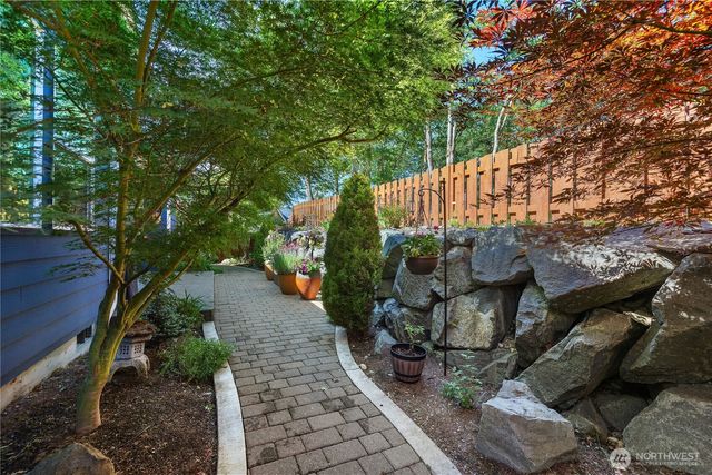 3347 Arrowroot Street SE, Lacey, WA 98513