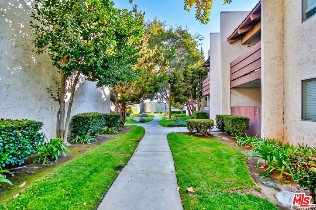 17552 Vandenberg Lane 14, Tustin, CA 92780 — exterior