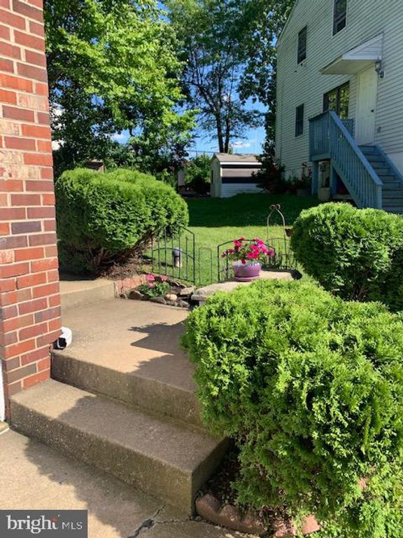 1944 RIDLEY MILL LN, Woodlyn, PA 19094