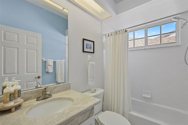 3584 TROPICAL SEAS LOOP, Tavares, FL 32778