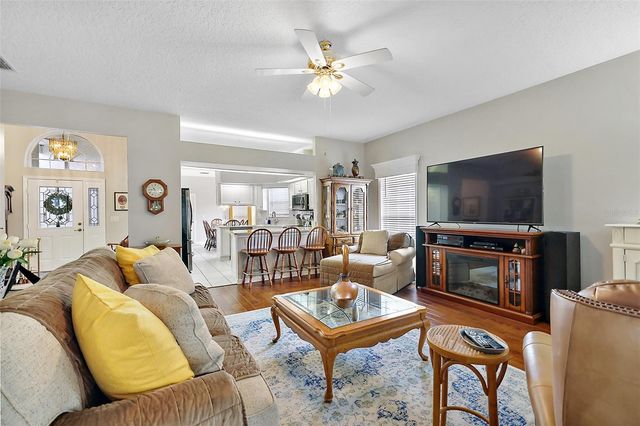 3584 TROPICAL SEAS LOOP, Tavares, FL 32778