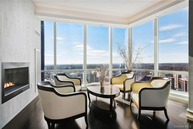 5 Renaissance Square PH40C, White Plains, NY 10601