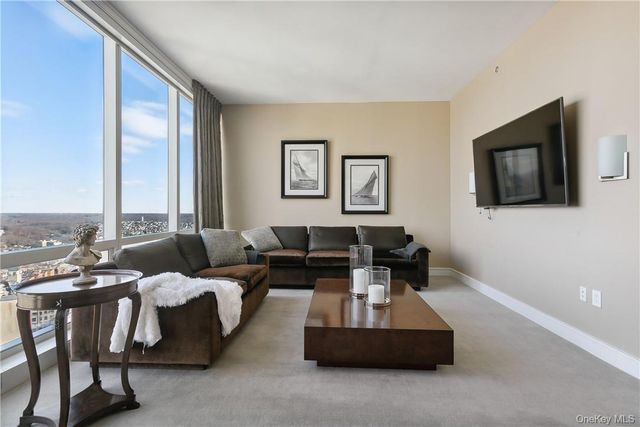 5 Renaissance Square PH40C, White Plains, NY 10601