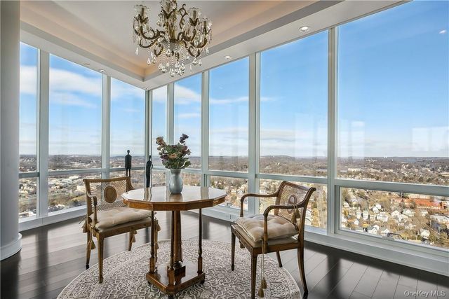 5 Renaissance Square PH40C, White Plains, NY 10601