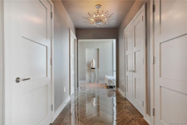 5 Renaissance Square PH40C, White Plains, NY 10601