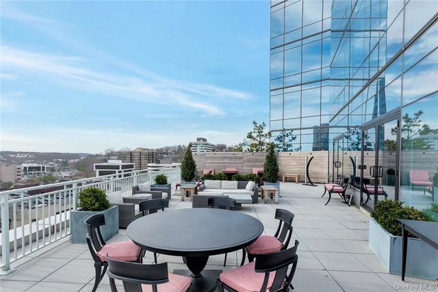 5 Renaissance Square PH40C, White Plains, NY 10601