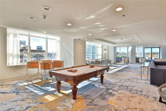 5 Renaissance Square PH40C, White Plains, NY 10601