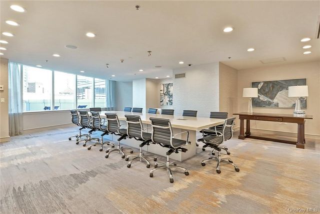 5 Renaissance Square PH40C, White Plains, NY 10601