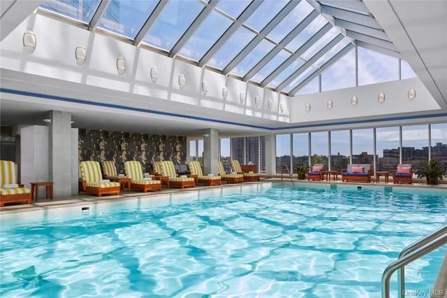 5 Renaissance Square PH40C, White Plains, NY 10601