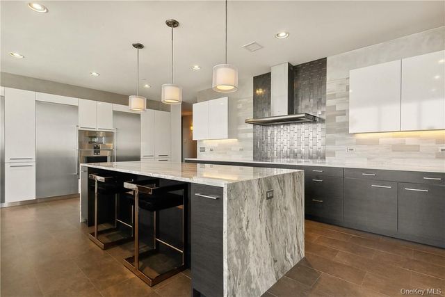 5 Renaissance Square PH40C, White Plains, NY 10601