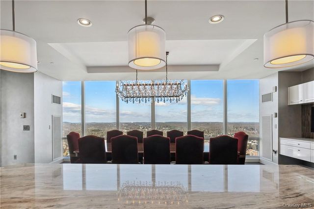 5 Renaissance Square PH40C, White Plains, NY 10601