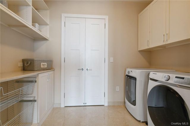 5 Renaissance Square PH40C, White Plains, NY 10601
